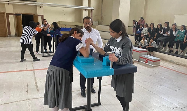 Bileğin gücü kazandı