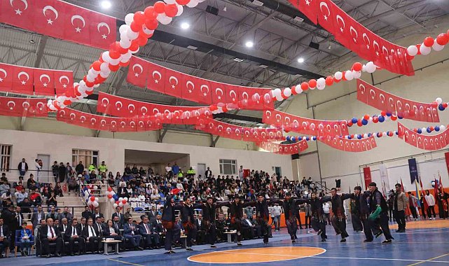 Bitlis'te 19 Mayıs coşkuyla kutlandı