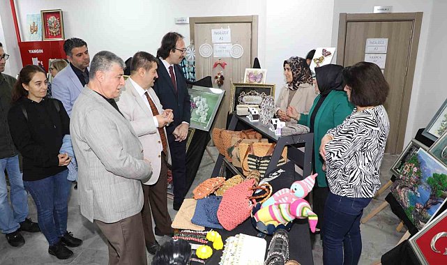 Elazığ Belediyesi hanımeli el sanatları sergisi açıldı
