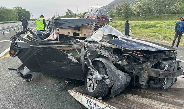 Elazığ'da kamyon ile otomobil çarpıştı: 4 yaralı