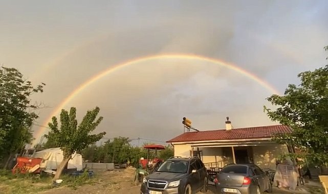 Elazığ'da sağanak sonrası oluşan gökkuşağı mest etti