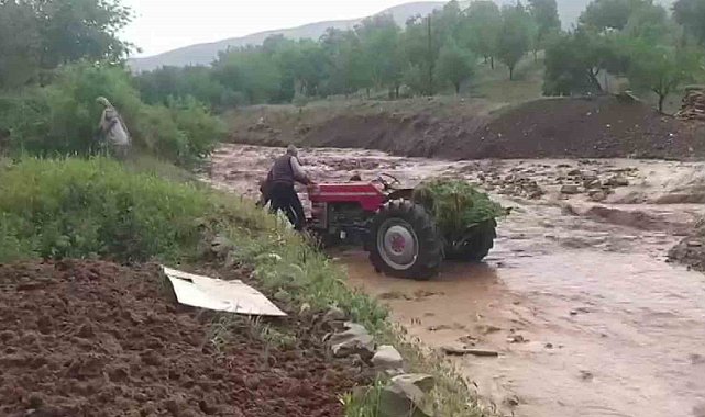Elazığ'da sağanak ve dolu yağışı hayatı olumsuz etkiledi