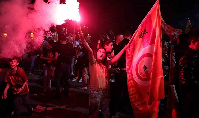 Erzincan'da Galatasaray taraftarları meydanı panayır alanına çevirdi