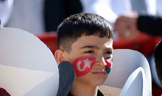 Erzurum'da sağlıkçıların sessiz yürüyüşü sürüyor