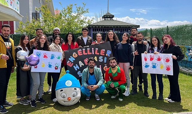ETÜ'lü gençler çocuklarla çocuk oldu