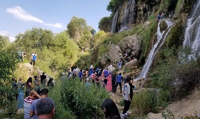 Girlevik Şelalesi'ne ziyaretçi akını