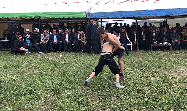 Karakucak güreşlerinde minik şampiyon Fatih Ünaldı oldu