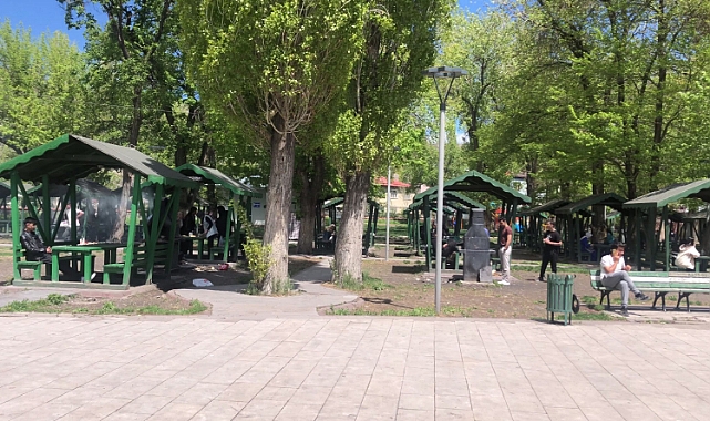 Kars Masal Park piknik severlerle doldu