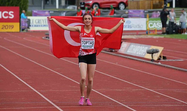 Karslı atletler madalyaları topladı