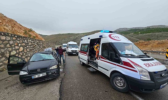 Kontrolden çıkan araç istinat duvarına çarptı: 4 yaralı