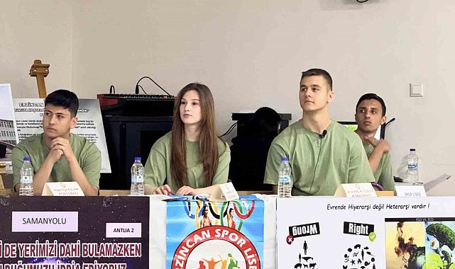 Liseler arası "Haydi Konuş" münazara yarışmasının çeyrek finali yapıldı