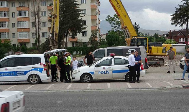 Malatya'da otomobil yayalara çarptı: 2 yaralı