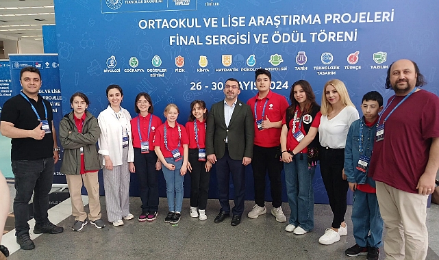 Milletvekili Çalkın, ödül alan öğrencileri yalnız bırakmadı