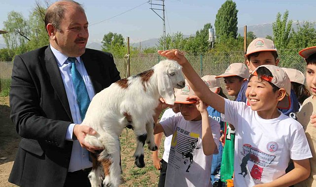 Öğrenciler e-Twinning kapsamında çiftlik gezdiler