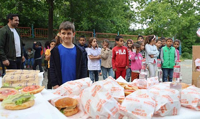 Öğrenciler istedi, hayırsever vatandaş gerçekleştirdi