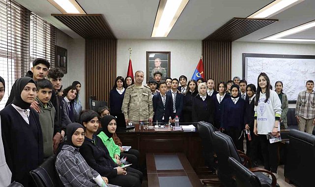 Patnos'ta liselere jandarma mesleği tanıtıldı