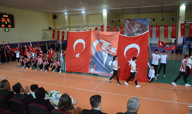Sarıkamış'ta 19 Mayıs Gençlik ve Spor Bayramı coşkuyla kutlandı