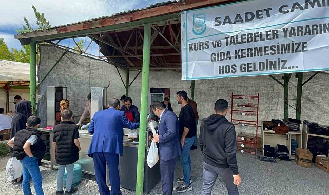 Tatvan'da öğrenciler için "hayır çarşısı" kuruldu