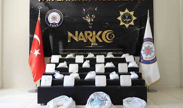 Tezeklerin arasında gizlenen 41 kilo metamfetamin ele geçirildi