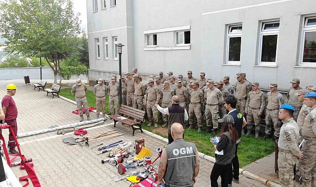 Tunceli'de orman yangınlarıyla mücadele eğitimi