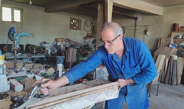 Turizm sezonuyla baston üretimi hız kazandı