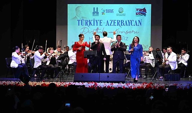 Türkiye-Azerbaycan Erzurum'da tek yürek oldu