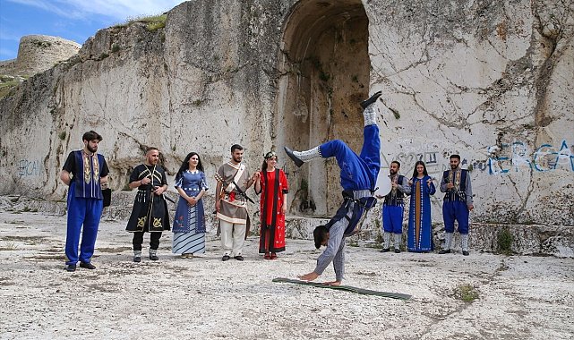 Urartuların kalesinde Urartu konulu oyun sahnelendi