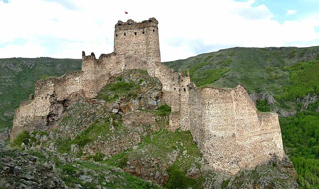 Vali Çiçek'ten tarihi alanlarda inceleme