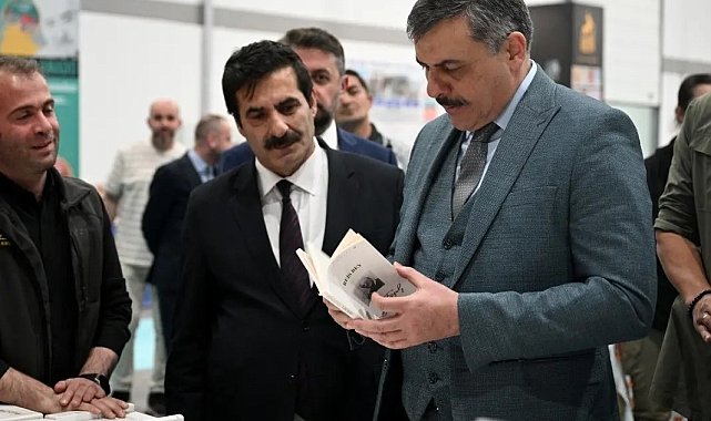 Vali Çiftçi'den Kitap Fuarı'na ziyaret