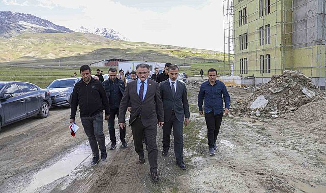 Van'da ihtiyaç sahibi 51 kadın için yapılan konutlar hızla tamamlanıyor