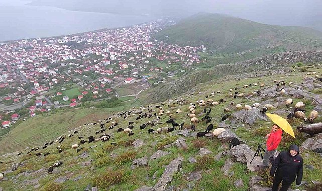 Yağmur ve dolu altında saatlerce "gökkuşağını" beklediler