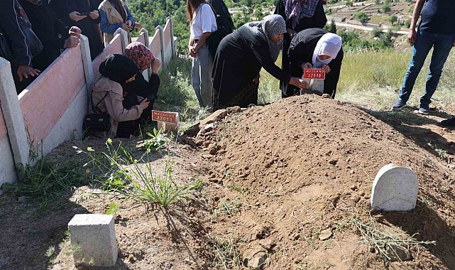 Ziyaretine gideceği anneannesinin yanına defnedildi