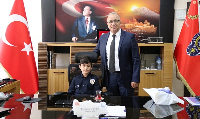 Ağrı'da kalp nakli bekleyen çocuğun polislik hayali gerçekleşti