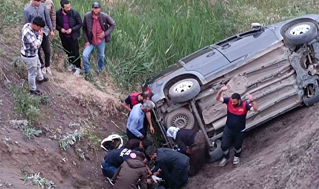 Ağrı'da otomobil uçuruma yuvarlandı: 4 yaralı