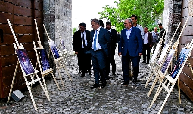 Ardahan'da "Urumçi'den Kudüs'e" fotoğraf sergisi açıldı