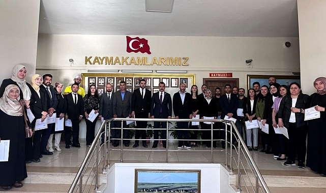 Arpaçay’da öğretmenlere başarı belgesi verildi