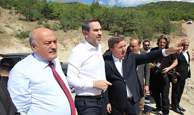 Bakan Bayraktar maden sahasında incelemede bulunarak acılı aileleri ziyaret etti