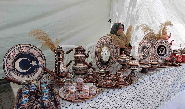 Bingöl'de kursiyerler yıl boyunca hazırladıkları ürünleri sergiledi