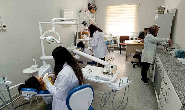 Çemişgezek'te, yaz nüfusu diş polikliniğinde yoğunluk oluşturdu