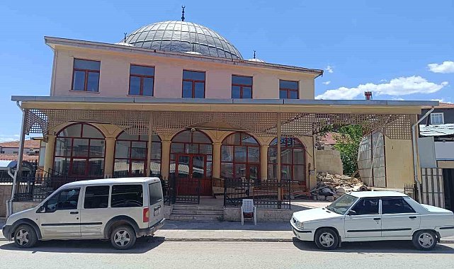 Depremde hasar alan camide restore çalışmaları başladı