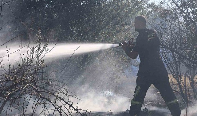 Elazığ'da itfaiye ekipleri bir günde 73 yangına müdahale etti