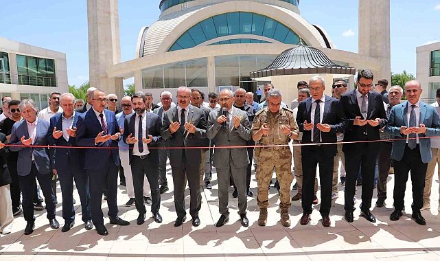 FÜ'de İlahiyat Fakültesi Gençlik Merkezi açıldı