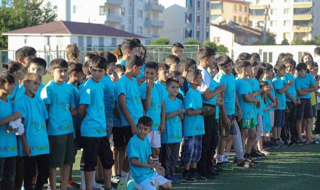 Genç&#039;te yaz spor okullarının açılışı yapıldı