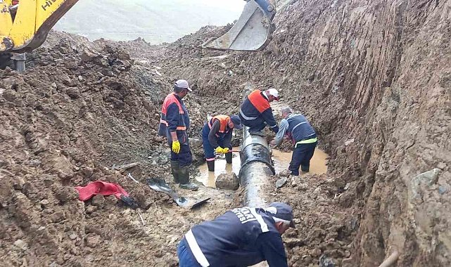 Hakkari'de 3 bin 500 rakımdaki su arızası giderildi