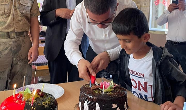 Karne alan öğrenciye doğum günü sürprizi
