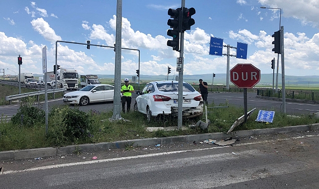 Kars'ta trafik kazası: 4 yaralı