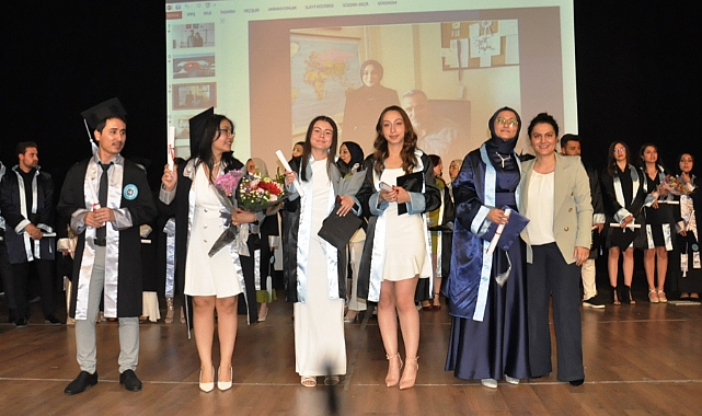 Kafkas Üniversitesi mezun vermeye devam ediyor