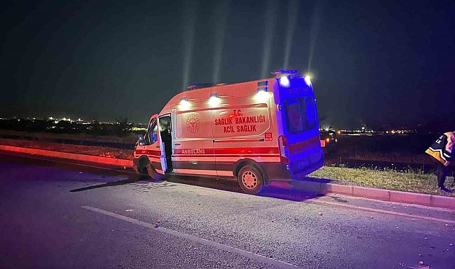 Kontrolden çıkan ambulans refüje çıktı: 4 yaralı