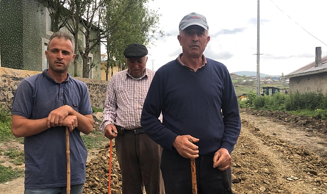 Köy halkı kilit parke taşı istiyor