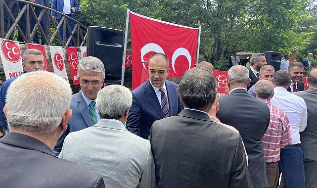 MHP'de bayramlaşma programına yoğun katılım